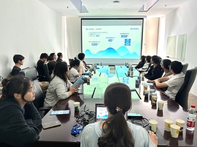 走进高新企业 创新引领未来 电信学院组织学生赴上海天马微电子参观学习